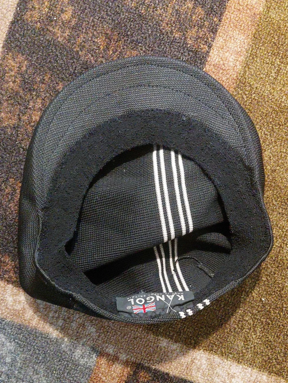 Black Men's Knit Cap with White Stripe - Sleek Casual Beanie